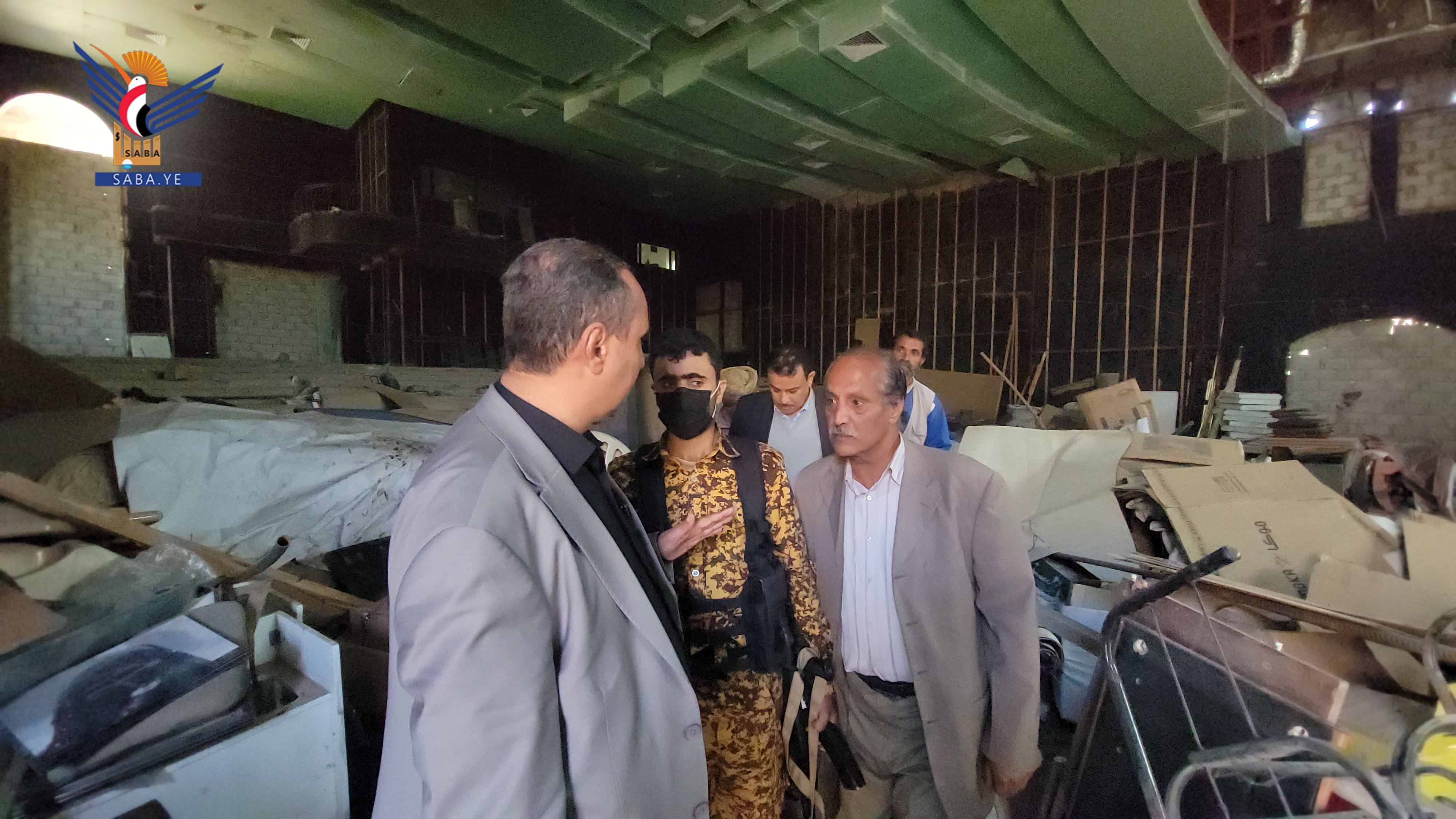 El  Ministro de Cultura y Turismo inspecciona teatro popular en el Centro Cultural y dirige rápidamente su preparación